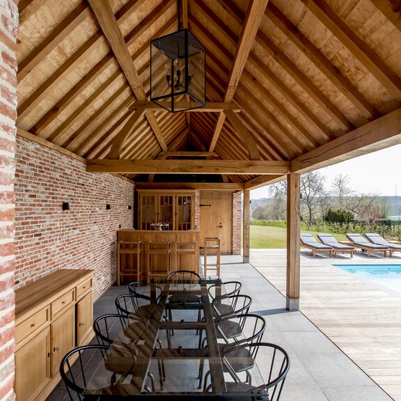 poolhouse2.jpg